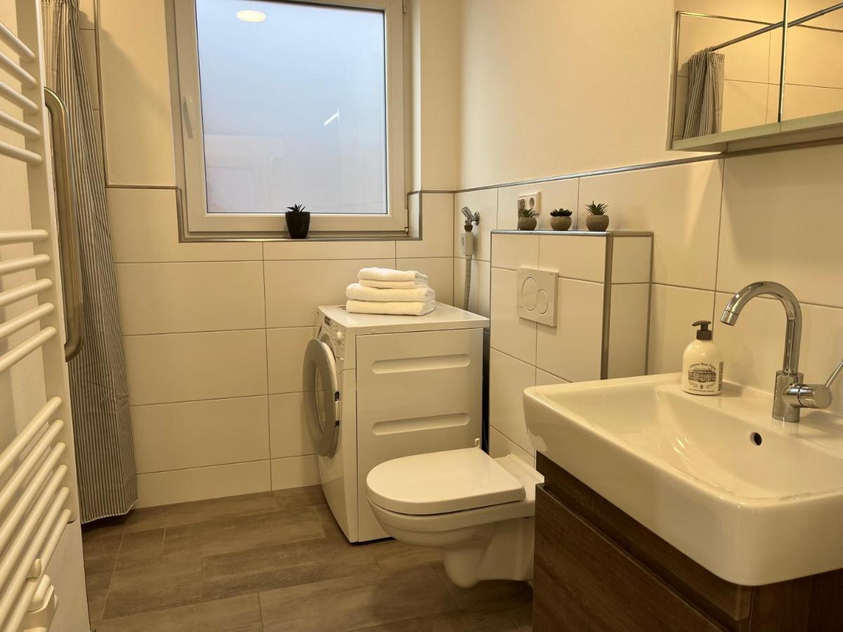 Schoene Mit Eigenem Stellplatz Detmold
